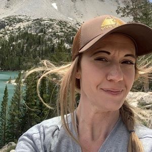 Meet your Posher, Carey